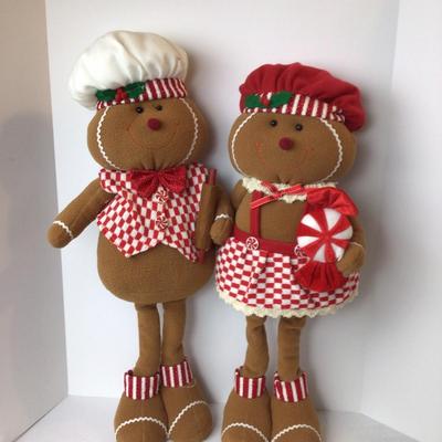 1050 Gingerbread Couple Holiday Decor