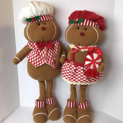 1050 Gingerbread Couple Holiday Decor