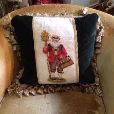 1049 Gold Swivel Chair & Santa Pillow