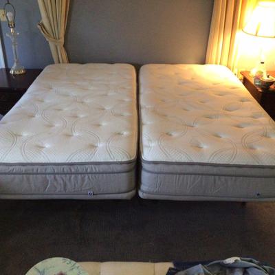 1041 Wooden Floating Headboard & Sleep Number King Bed
