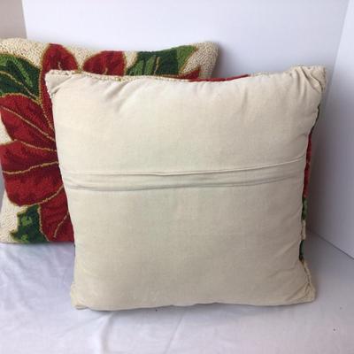1039 Poinsettia Wool Hooked Pillows