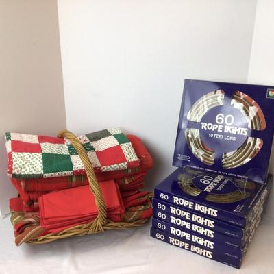 1035 Holiday Linen Lot & Rope Lights