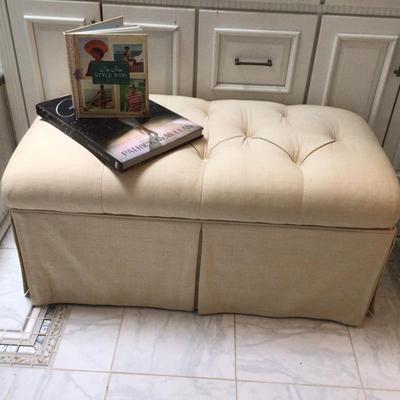 1018 Pillowtop Ottoman Bench with Storage