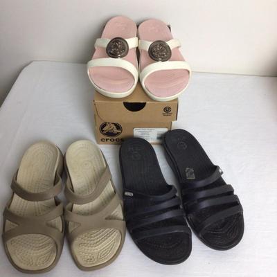938 Womenâ€™s Crocs Sandal Lot