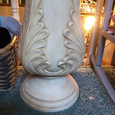 878 Pedestal with Top