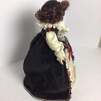 785 Queen Elisabeth Doll