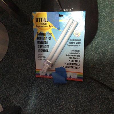 784 OTT Light with Extra Bulbs