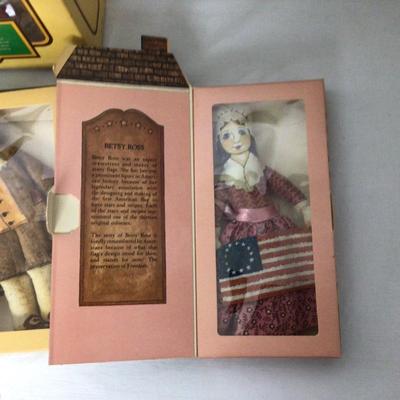 780 Hallmark & Star Spangled Dolls