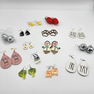 CrAzY, fUn Earring Lot