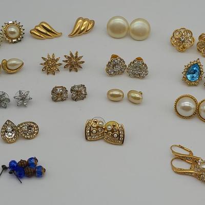 Golden Girl's Earring Lot