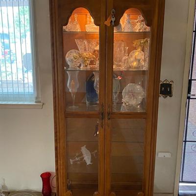 Wood and Glass Locking Curio Display China Cabinet