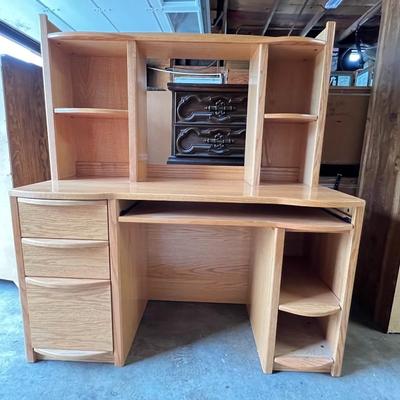 Retro Lightwood Computer Desktop Organizer Hutch Desk