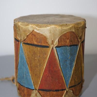 VINTAGE NATIVE AMERICAN HAND CRAFTED AND PAINTED DANCE DRUM