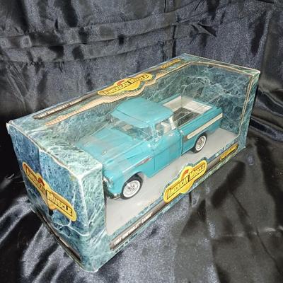 1957 CHEVY CAMEO DIE CAST TRUCK