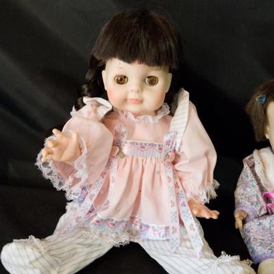 SHIRLEY TEMPLE'S STORYBOOKS AND 2 DOLLS