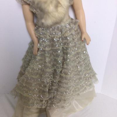 752 Vintage 1950â€™s Bridal Doll