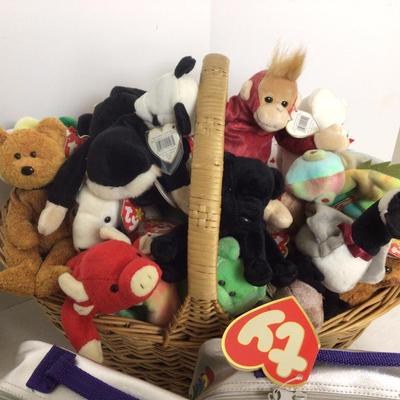 749 Beanie Baby Lot with Books