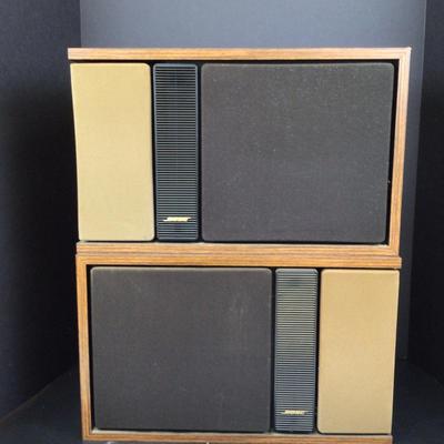 734 BOSE 301 Series II MCM Speaker Set