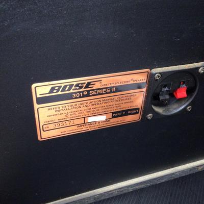 734 BOSE 301 Series II MCM Speaker Set
