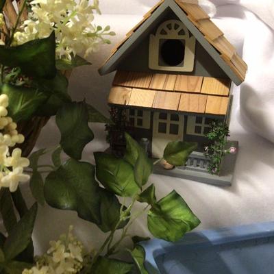 721 Birdhouse, Planter & Wreath