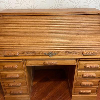 Cenntennial Rolltop Desk with keys, 15 drawers, very good condition, oak Banker's Desk
