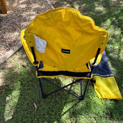 JOE BOXER FOLDING CHAIR WITH CUP HOLDERS