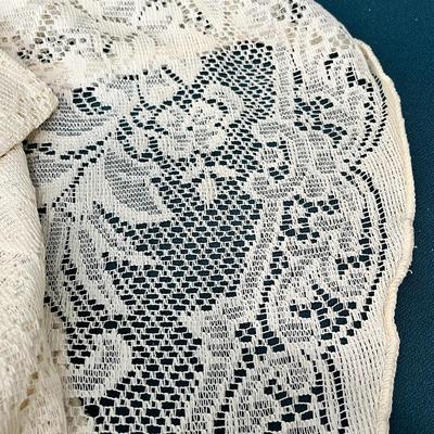 NEW OLDER STOCK MACHINE LACE TABLECLOTH 70â€ ROUND