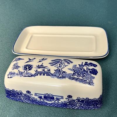BLUE WILLOW COVERED BUTTER DISH