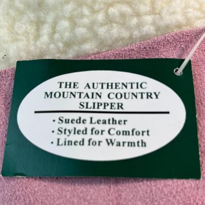 COMFY MOUNTAIN COUNTRY SLIPPERS SUEDE SOLES AND UPPERS