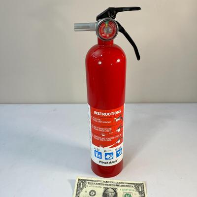 LOOKS NEW FIRST ALERT FIRE EXTINGUISHER 