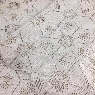 117 Antique Crochet Bedspread for 4 Post Bed