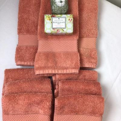 118 Basket of Hand Towels & Soaps