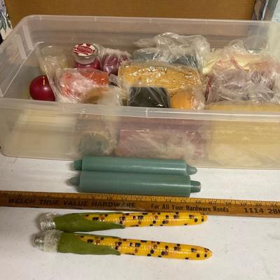 Tote Of Candles