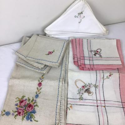 175 Antique Linen Card table Lot