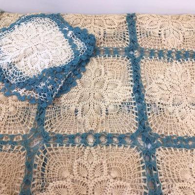 140 Vintage Crochet Tablecloth & Matching Doilies