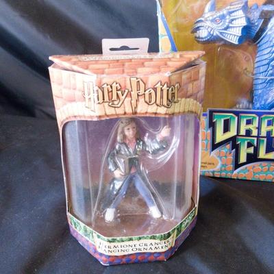 DRAGON FLYZ AND 2 HARRY POTTER FIGURES