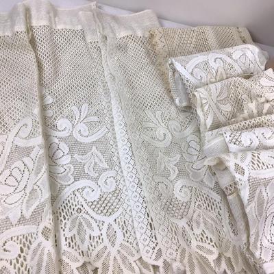 176 Crochet Curtain Lot