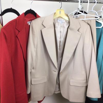 083 Pendleton Womenâ€™s Lot Suits Jackets
