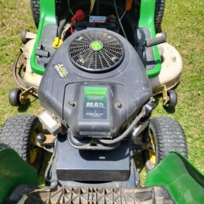 John Deere model D140 riding lawnmower, 22 HP gross, 48" cut