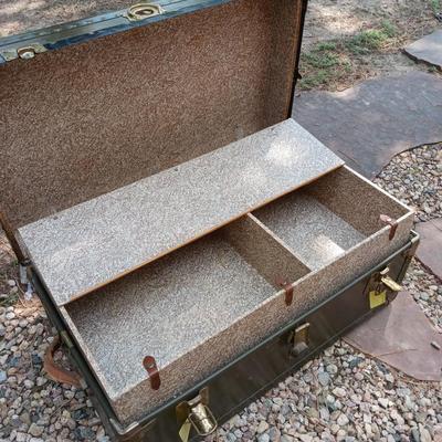 VINTAGE TRUNK WITH LIFT OUT STORAGE COMPARTMENT