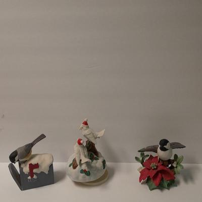 Princeton Gallery Fine porcelain Bird Any Mail? Lenox 1997 Christmas Chickadee and Musical Christmas Doves