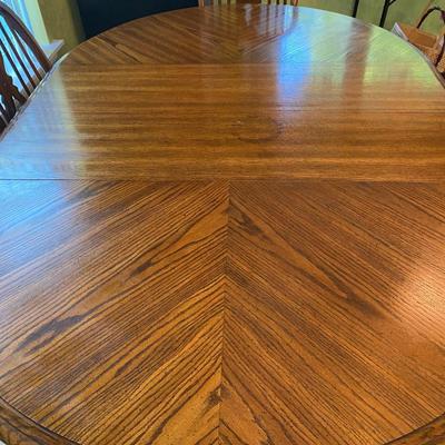 Solid oak table with one leaf and six chairs