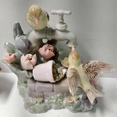 Music boxes and Bird houses Clock bird house, porcelain Garden birds