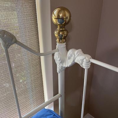 Vintage wrought iron daybed with trundle
