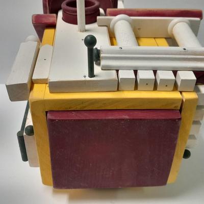 Birdhouse with small bird