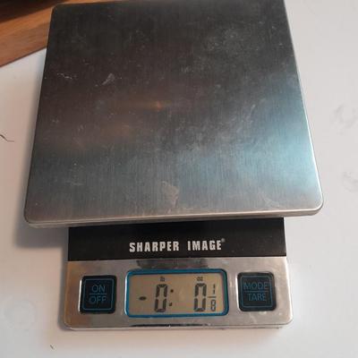 Sharper Image digital kitchen scale with Cuisinart electric knife set