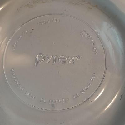 Seven Glass Pyrex bowls