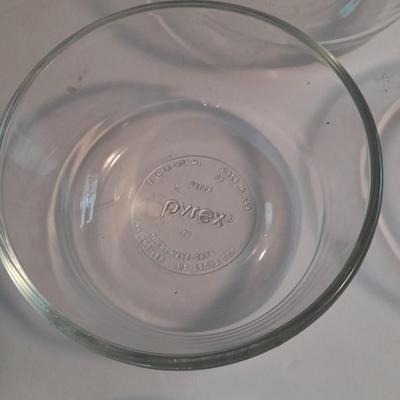 Seven Glass Pyrex bowls