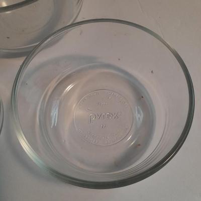 Seven Glass Pyrex bowls