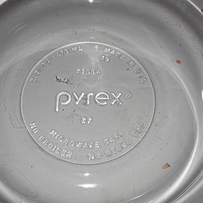 Seven Glass Pyrex bowls